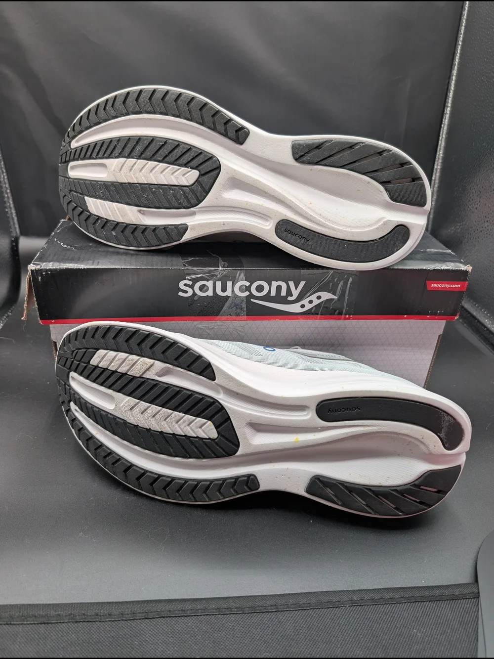 Saucony light gray
